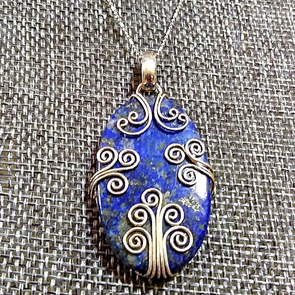 SODALITE PENDANT STERLING 18" CHAIN. HEAVIER *SNAKE* CHAIN SENT, *NOT PICTURED*.